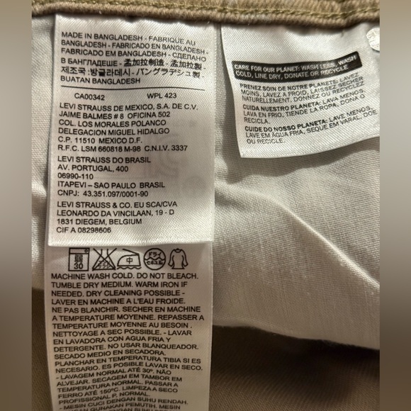 Levi's Tan Bermudas Lightweight Casual Shorts - Picture 7 of 8